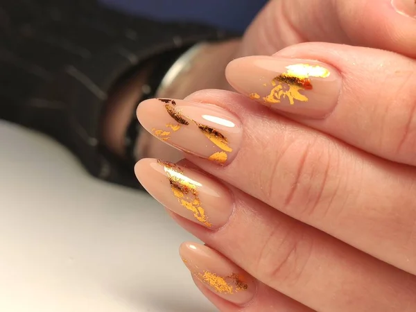 Nagellack Art Manicure Färgad Nagellack Skönhetshandskar Snygga Färgglada Naglar — Stockfoto