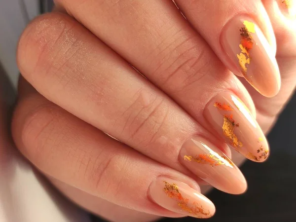 Nagellack Art Manicure Färgad Nagellack Skönhetshandskar Snygga Färgglada Naglar — Stockfoto