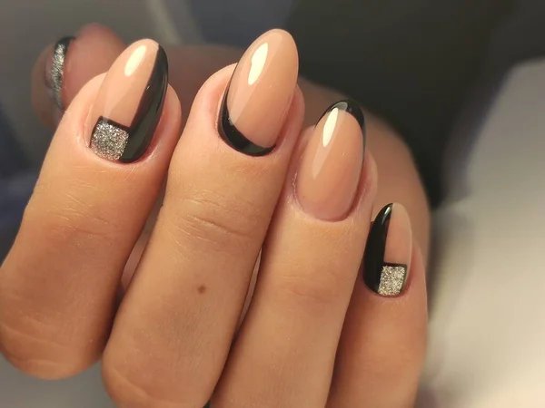 Nagel Pools Kunstmanicure Gekleurde Nagel Pools Mooie Handen Stijlvolle Kleurrijke — Stockfoto