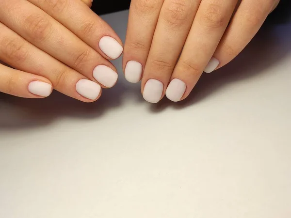 Mooie Manicure Van Nagels Achtergrond Van Een Modieuze Textuur — Stockfoto