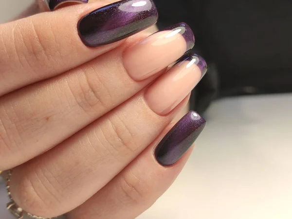 Mooie Manicure Van Nagels Achtergrond Van Een Modieuze Textuur — Stockfoto