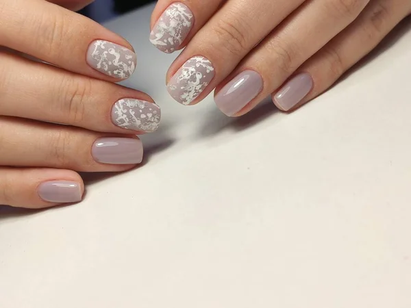 Mooie Manicure Van Nagels Achtergrond Van Een Modieuze Textuur — Stockfoto