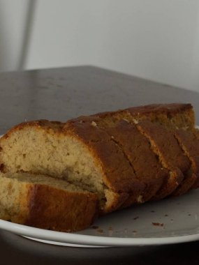 Dilimlenmiş muzlu kek. Yüksek kalite fotoğraf