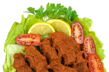              Cig kofte geleneksel Türk baharatlı yemeği. Türk mutfağı.                   