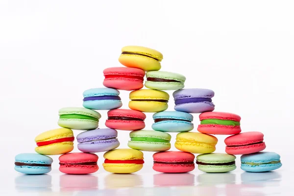 Kollektion farbenfroher französischer Macarons nebeneinander — Stockfoto