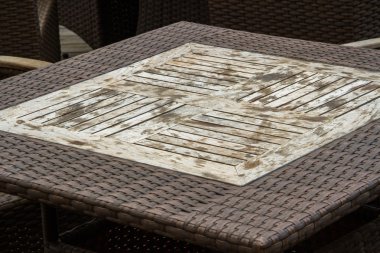 Sandalye ve masa yaz aylarında açık Restoran