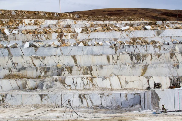 Cantera de mármol, mármol blanco —  Fotos de Stock