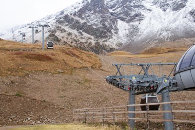 Dağlardaki halat yolu