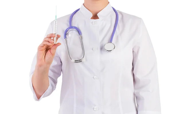 Médico segurando uma seringa, fundo branco — Fotografia de Stock