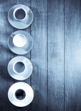  çay, süt, ahşap üzerine kahve fincan