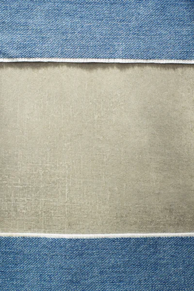 Текстура синих джинсов на столе — стоковое фото