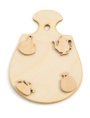 Beyaz ahşap oyuncak formunda 