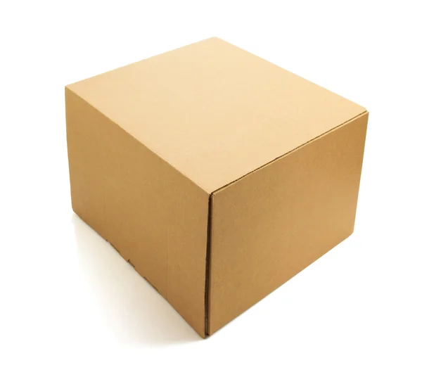 Lepenková krabice na bílém — Stock fotografie