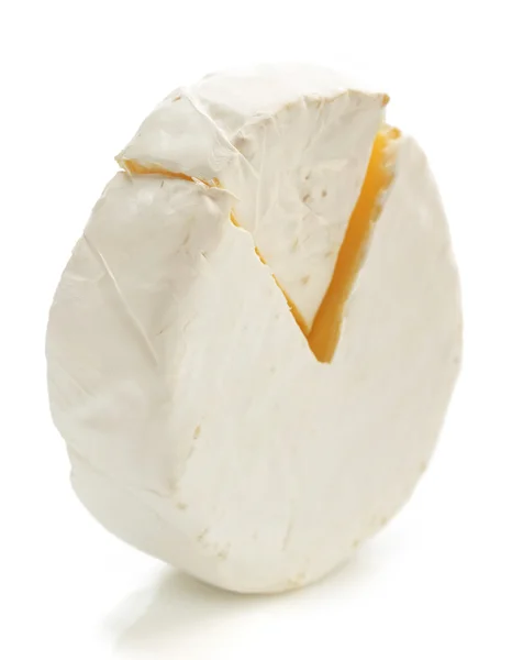 Trozo de queso aislado sobre blanco —  Fotos de Stock