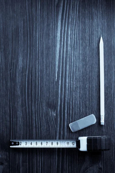 Tasmy i ołówek na drewno — Zdjęcie stockowe