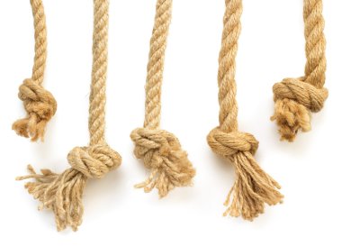 Beyaz arka plan üzerinde gemi halatı