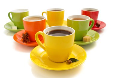 Bir fincan beyaz kahve. 