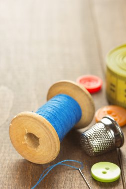 dikiş araçları ve aksesuarları tablo