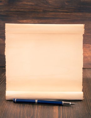 ahşap üzerine parşömen kaydırma