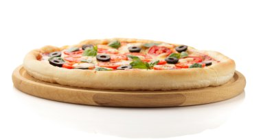 margarita pizza üzerinde beyaz izole 