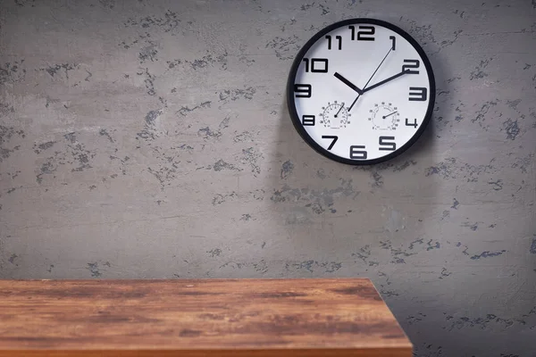 Wall Clock Table Concrete Background Dark Grey Texture Surface — Stock Photo, Image