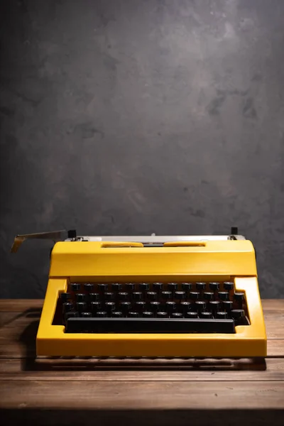 Yellow Vintage Typewriter Wooden Top Table Wall Background Surface Screenwriter —  Fotos de Stock