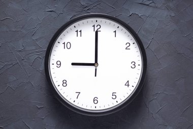 Koyu gri renkli beton desenli duvar saati veya macun arkaplan