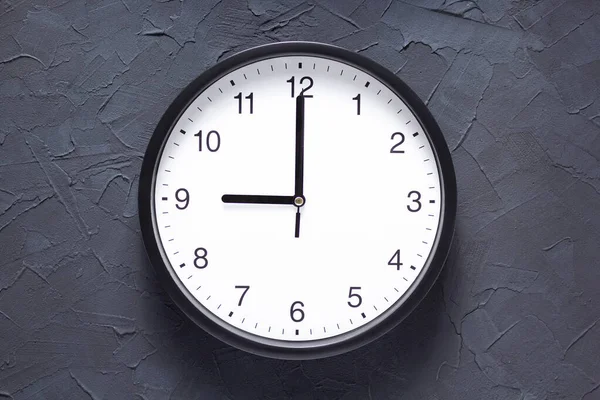 Koyu gri renkli beton desenli duvar saati veya macun arkaplan