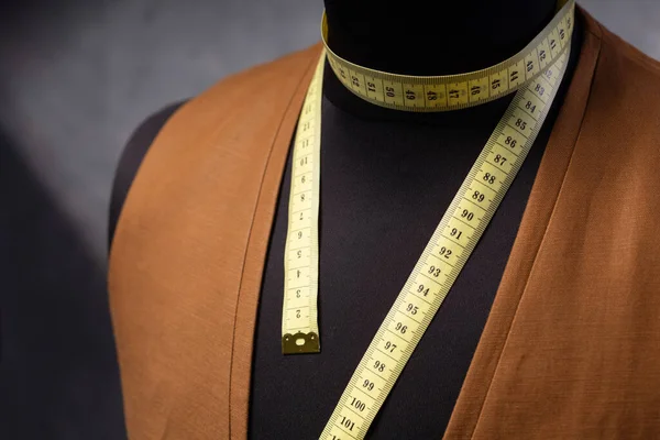 Γιλέκο Ανδρική Μανεκέν Ράφτη Δημιουργική Έννοια Του Ατελιέ Ρούχα — Φωτογραφία Αρχείου