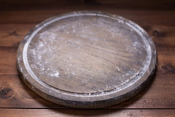 Deska Krojenia Pizzy Mąka Proszku Pszennego Domowego Pieczenia Chleba Lub — Zdjęcie stockowe
