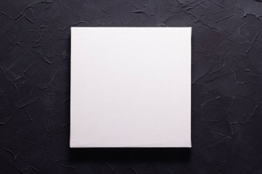 Soyut siyah arkaplan dokusunda resim çerçevesini boşalt