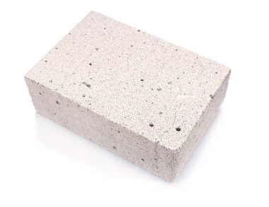 Beyaz arka planda hava beton bloğu izole edildi. Beyaz üzerine inşaat tuğlası