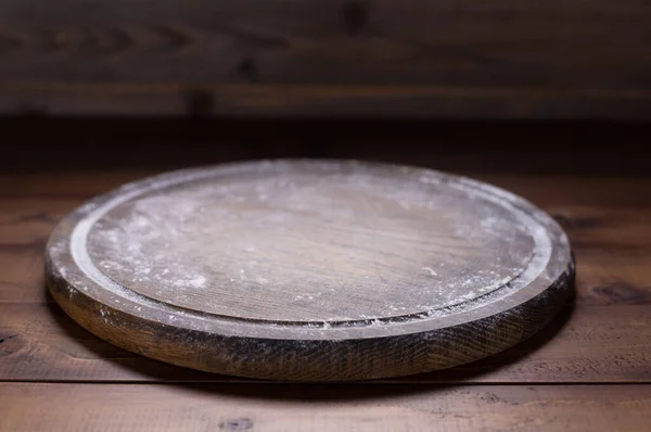 Tabla Cortar Pizza Para Cocinar Pan Casero Hornear Harina Mesa — Foto de Stock