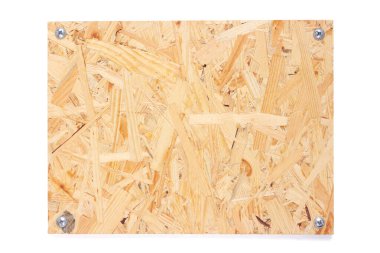 Osb isim levhası ya da yonga dokusu beyaz arkaplanda izole edilmiş. İsim plakasının ön görünümü