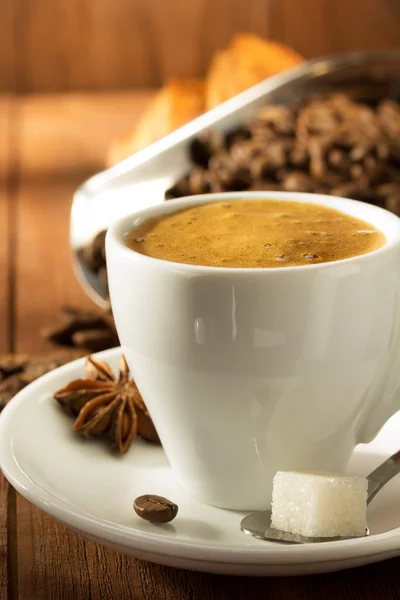 Xícara de café em madeira — Fotografia de Stock