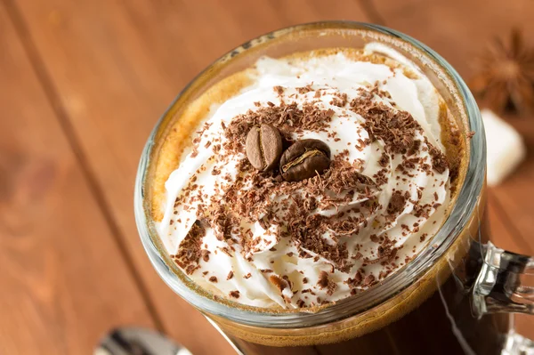 Cup of coffee on wood — Stock Photo, Image