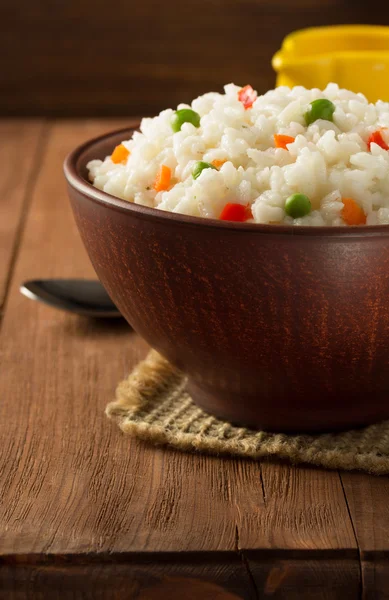 Kase pirinç dolu — Stok fotoğraf