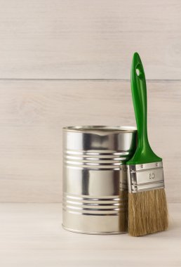 Boya Kovası ve boya fırçası