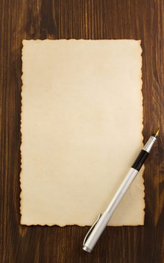 Kağıt parşömen ve mürekkep kalem