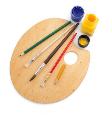 Ahşap palet ve boya fırçası