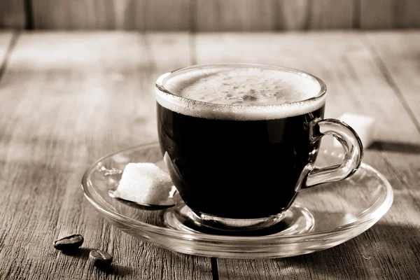 Kopje koffie op hout — Stockfoto