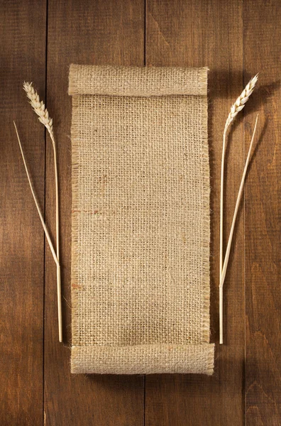Espigas de trigo con servilleta — Foto de Stock