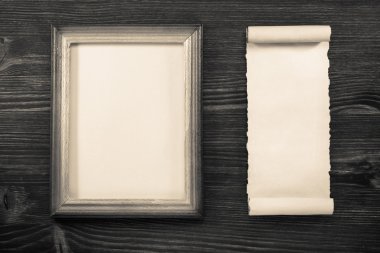 Resim çerçevesi ve parşömen kağıt