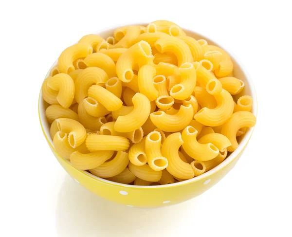 Pasta cruda en tazón amarillo — Foto de Stock