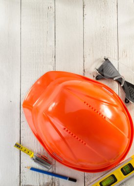 kask ve koruyucu gözlük