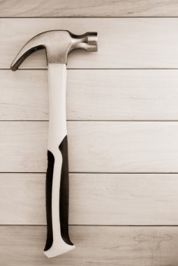 Ahşap üzerine çekiç aracı