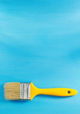 Ahşap üzerine boya fırçası