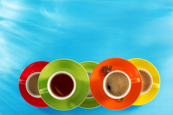 Чашка кофе и чая на дровах — стоковое фото