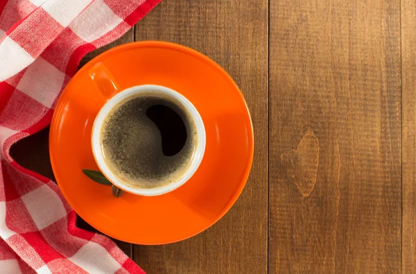 Tasse Kaffee auf Holz — Stockfoto