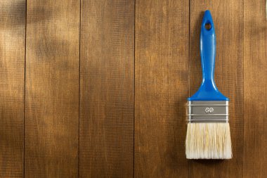 Ahşap üzerine boya fırçası